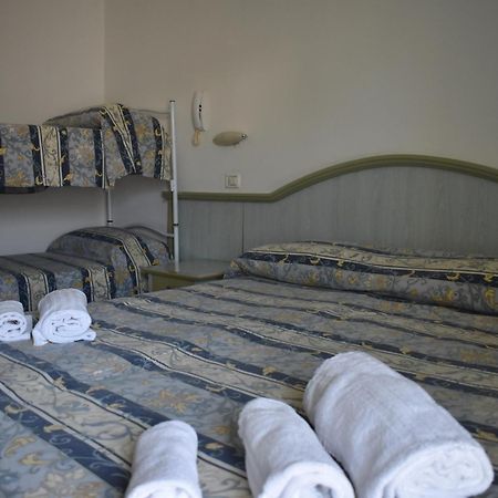 Hotel Ginevra E Residence Cattolica Dış mekan fotoğraf