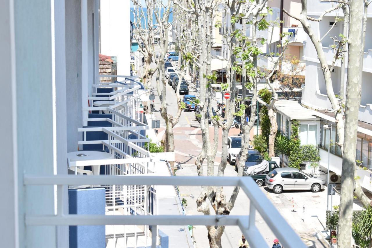 Hotel Ginevra E Residence Cattolica Dış mekan fotoğraf