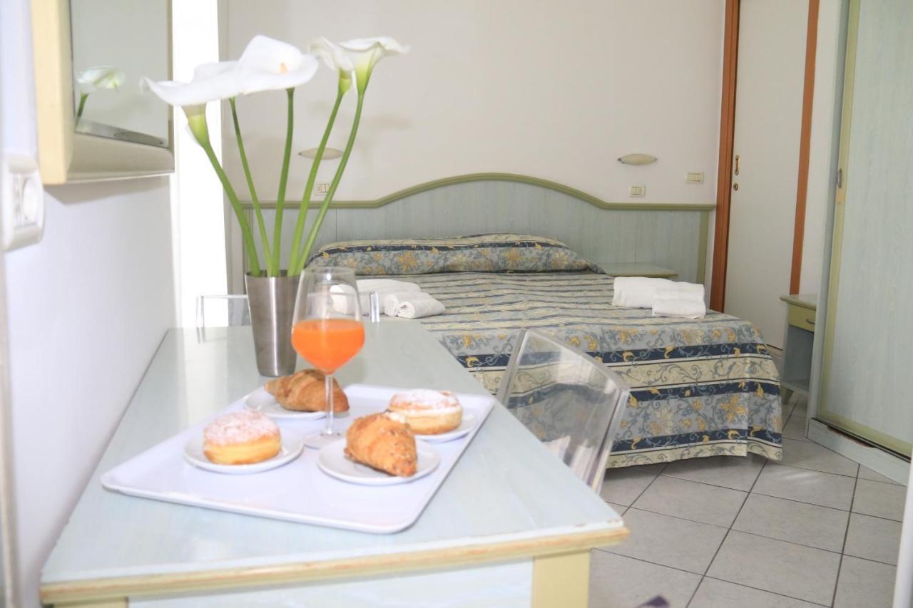 Hotel Ginevra E Residence Cattolica Dış mekan fotoğraf