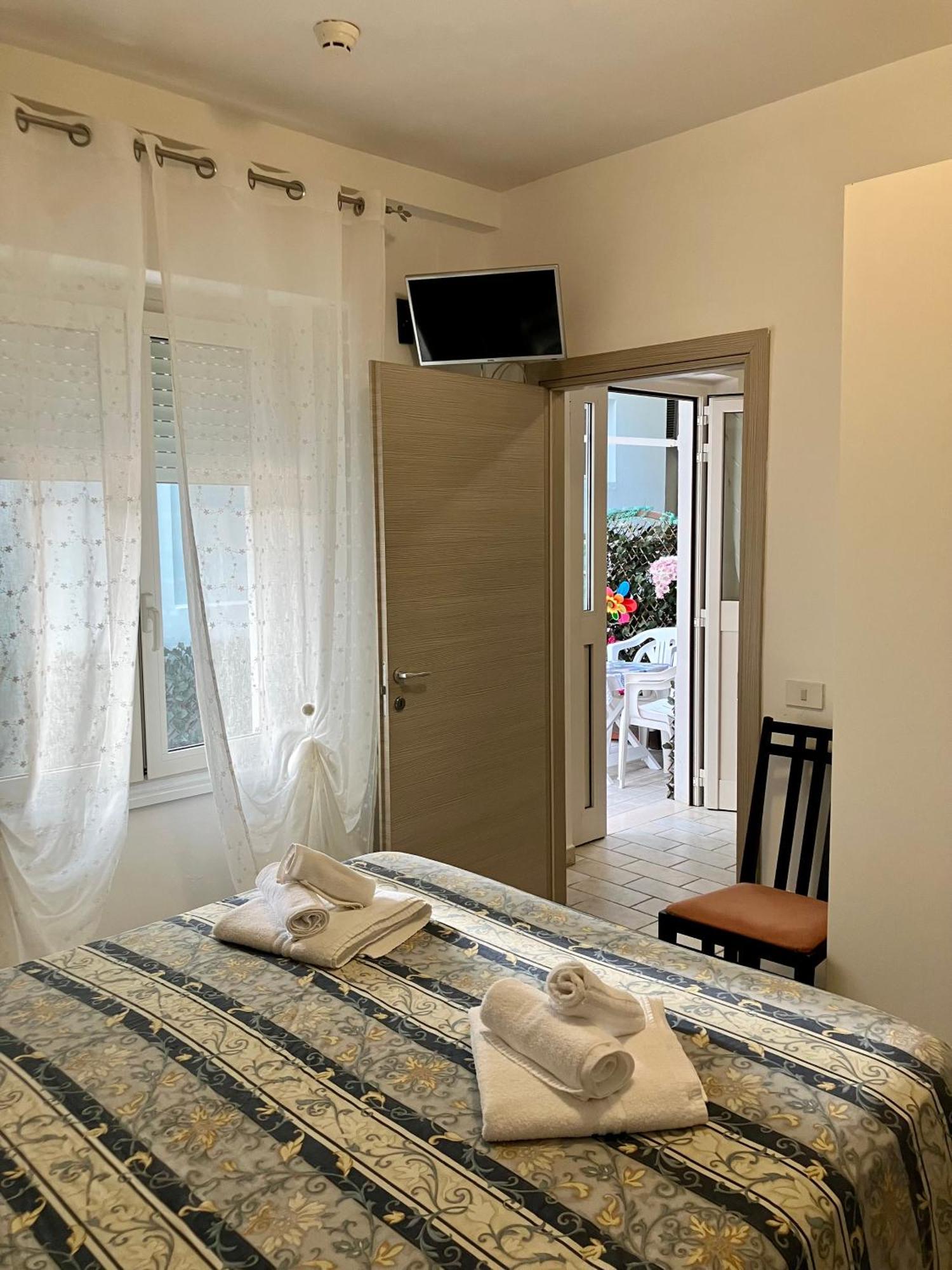 Hotel Ginevra E Residence Cattolica Dış mekan fotoğraf
