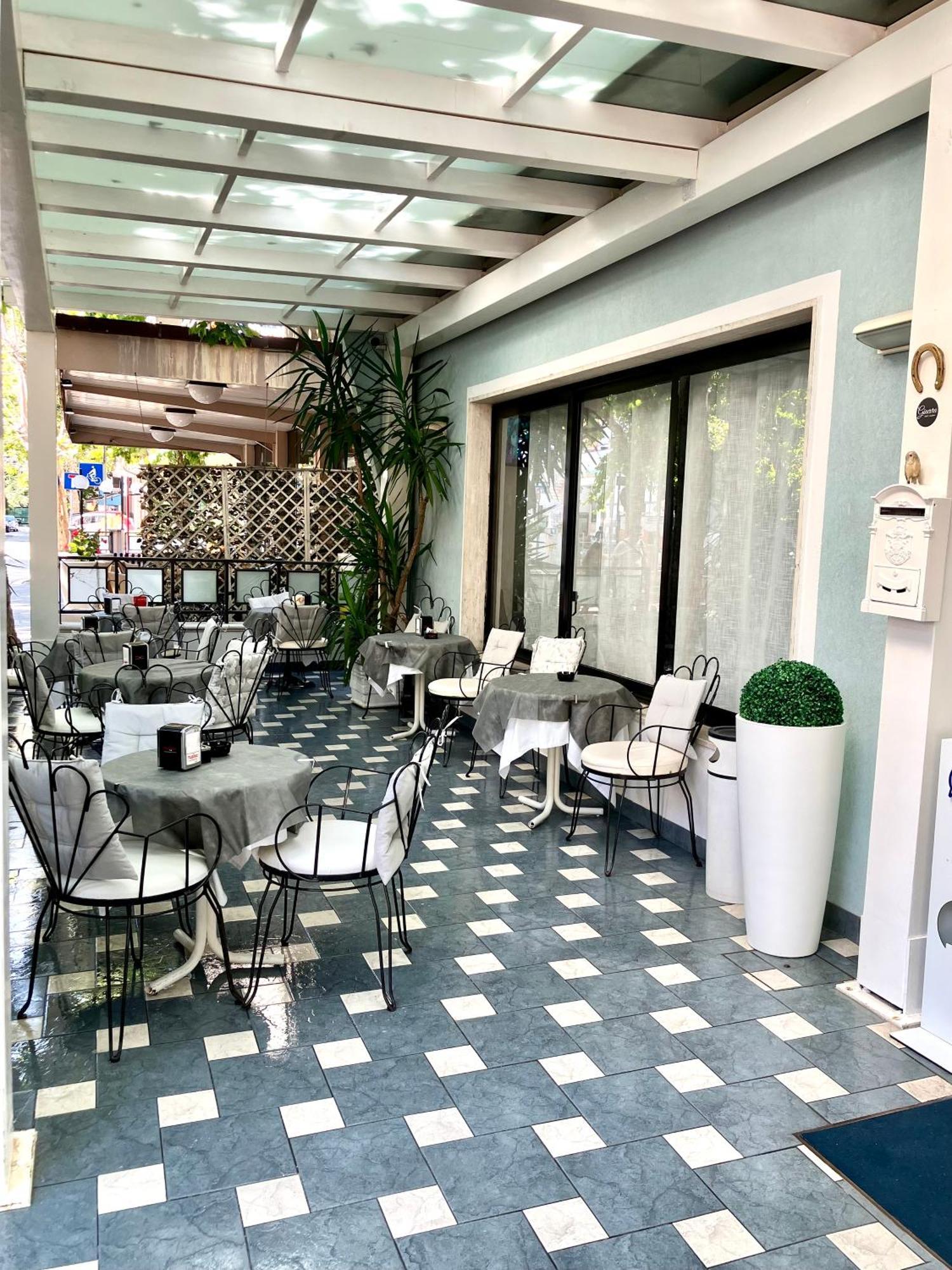 Hotel Ginevra E Residence Cattolica Dış mekan fotoğraf